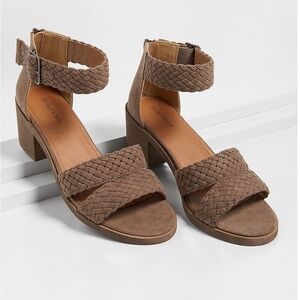 🍕Maurice’s wedge sandals 👡